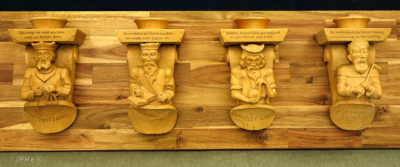 Die vier Gekrönten als kunstvolle Leuchter